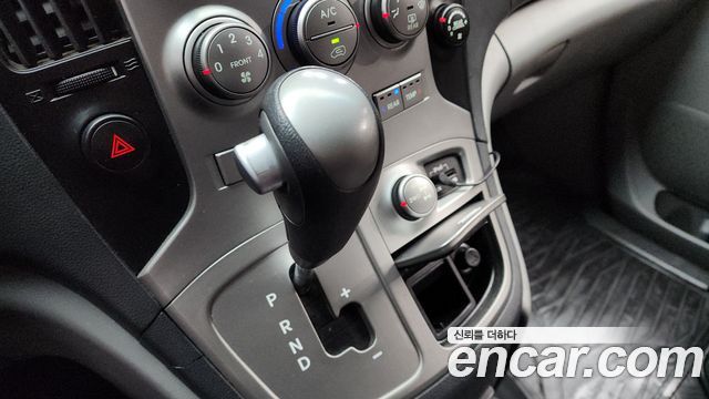 Hyundai Starex 2015 — photo 9