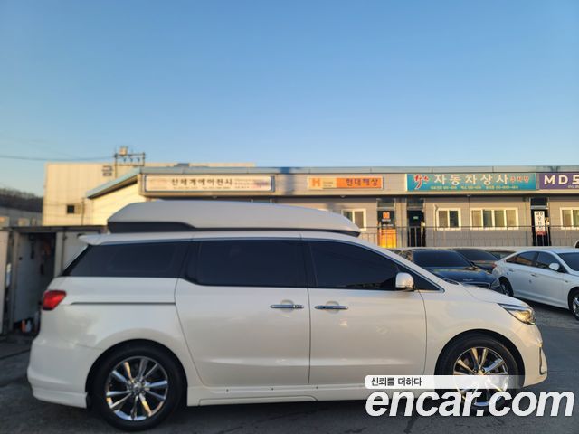 Kia Canival 2019 — photo 4