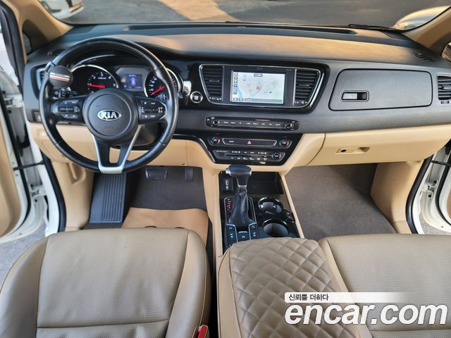 Kia Canival 2019 — photo 11