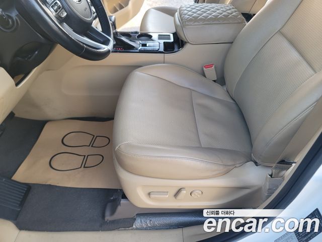 Kia Canival 2019 — photo 12