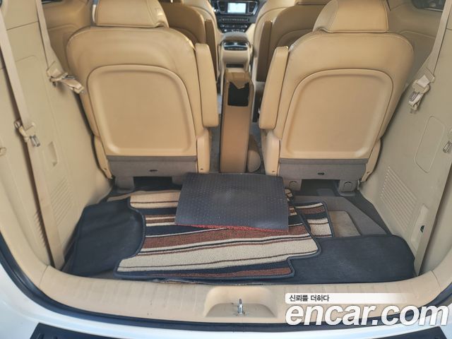 Kia Canival 2019 — photo 17