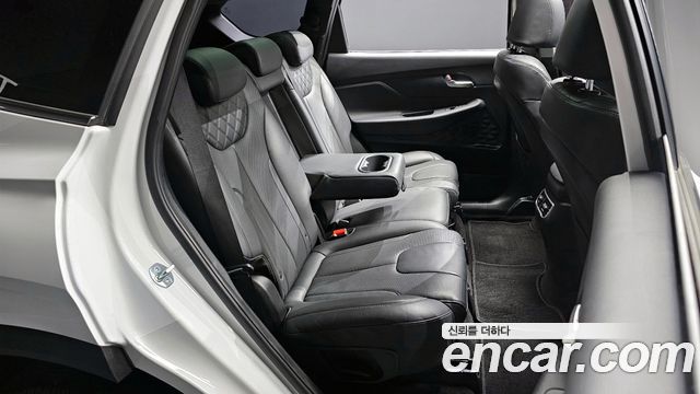 Hyundai Santafe 2023 — photo 12