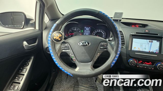 Kia K3 2015 — photo 13