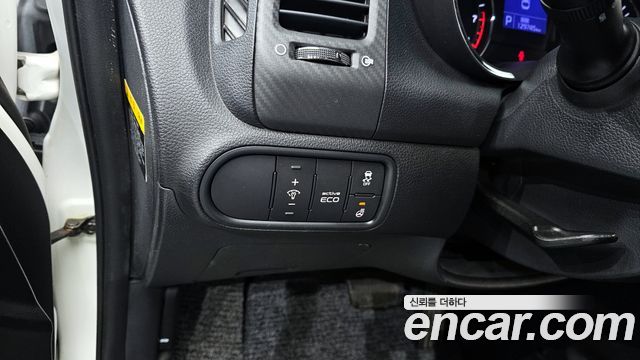 Kia K3 2015 — photo 14