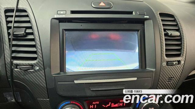 Kia K3 2015 — photo 16