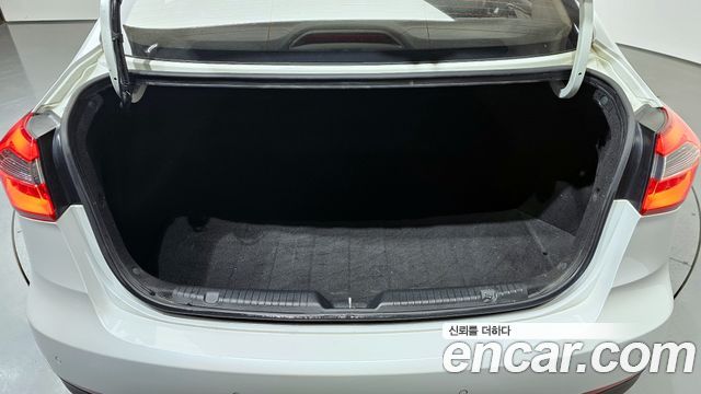 Kia K3 2015 — photo 20