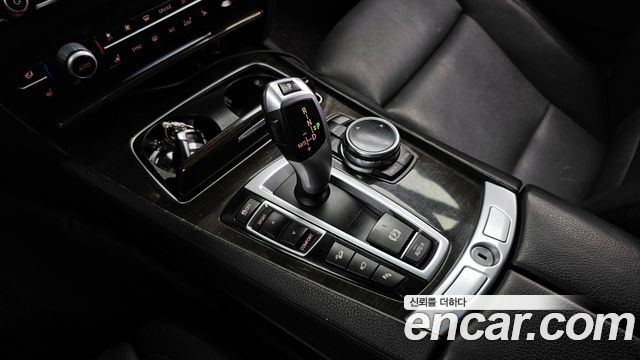 BMW 7-Series 2014 — photo 9