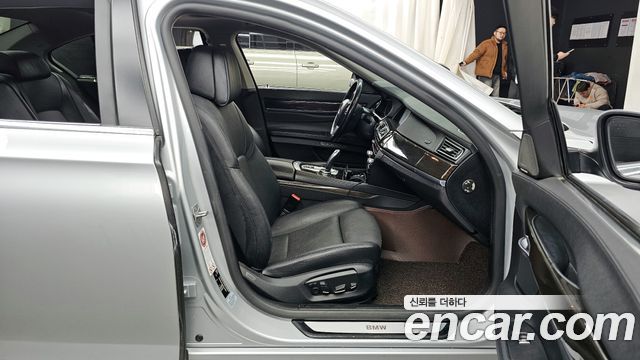 BMW 7-Series 2014 — photo 11