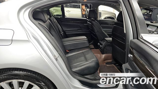BMW 7-Series 2014 — photo 12