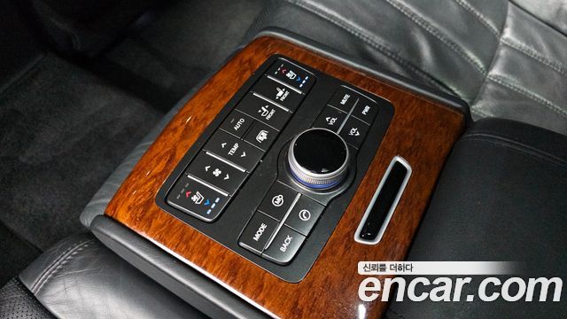Hyundai Equus 2012 — photo 18