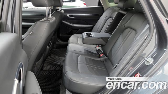 Hyundai Sonata 2022 — photo 12