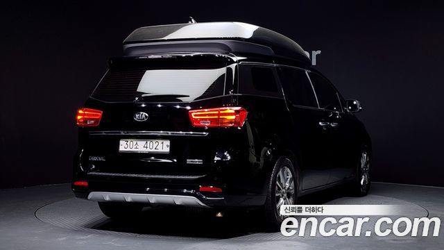 Kia Canival 2019 — photo 2