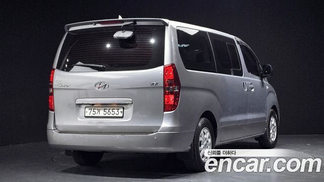 Hyundai Starex 2015 — photo 2