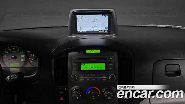 Hyundai Starex 2015 — photo 15