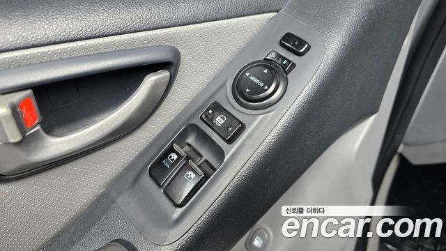 Hyundai Starex 2015 — photo 17
