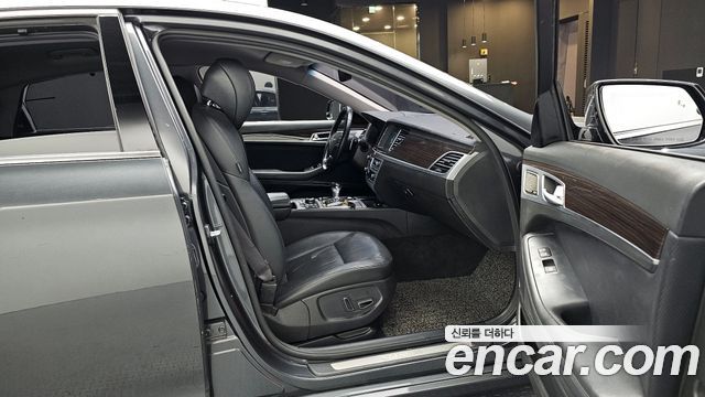 Genesis G80 2018 — photo 11