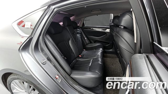 Genesis G80 2018 — photo 12