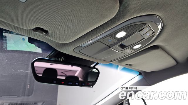 Genesis G80 2018 — photo 17