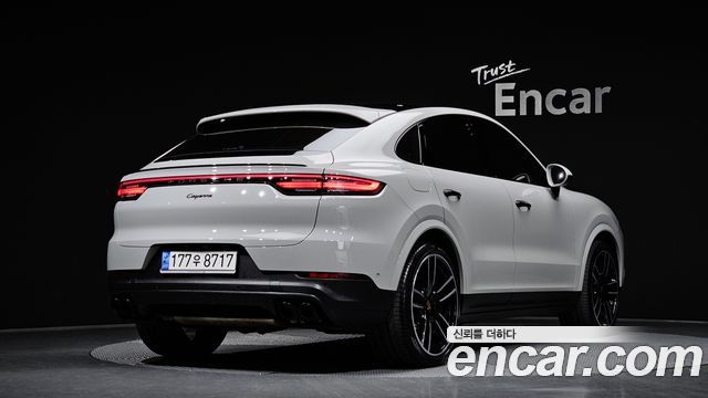 Porsche Cayenne 2022 — photo 2