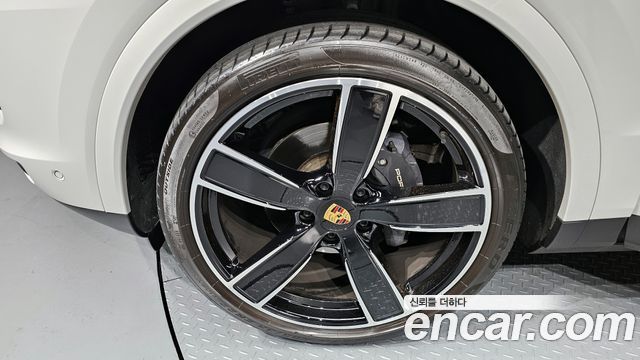Porsche Cayenne 2022 — photo 5