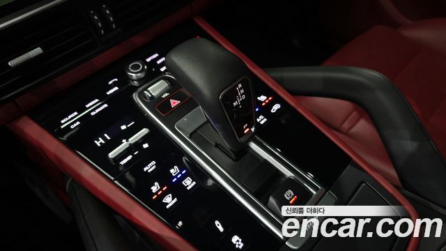 Porsche Cayenne 2022 — photo 9