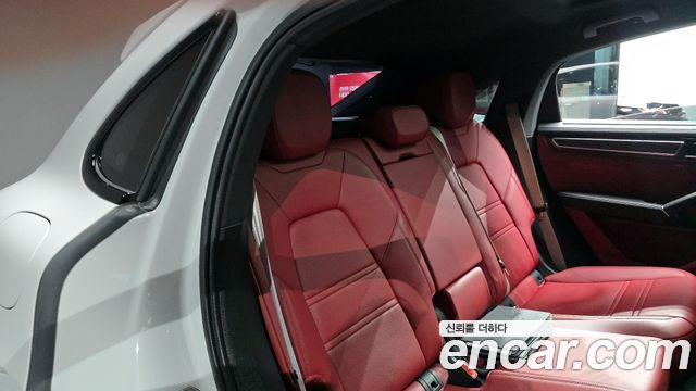 Porsche Cayenne 2022 — photo 12