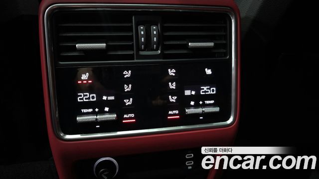 Porsche Cayenne 2022 — photo 17