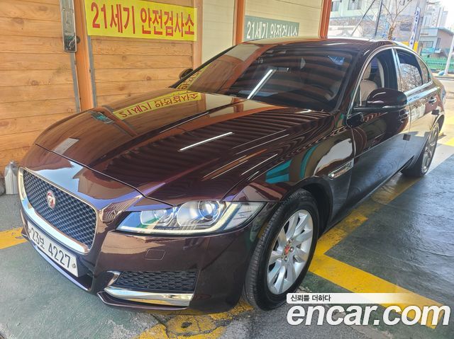 Jaguar XF 2017 — photo 2