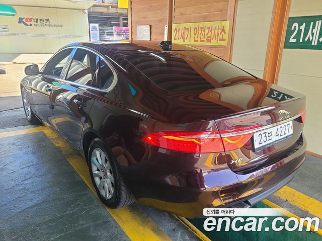 Jaguar XF 2017 — photo 5