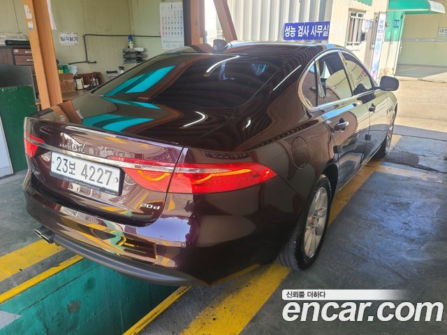 Jaguar XF 2017 — photo 6