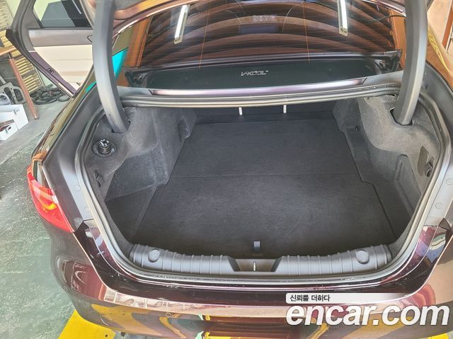Jaguar XF 2017 — photo 13