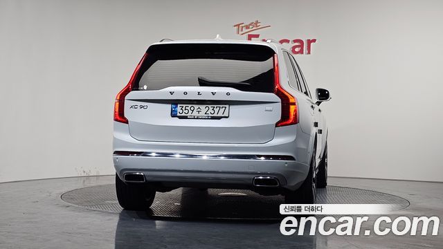 Volvo XC90 2021 — photo 4