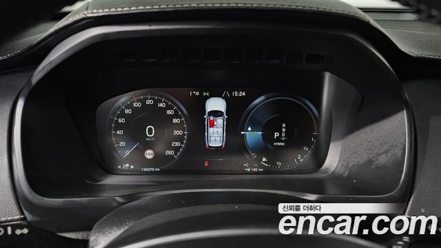 Volvo XC90 2021 — photo 8