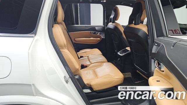 Volvo XC90 2021 — photo 12