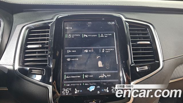 Volvo XC90 2021 — photo 16