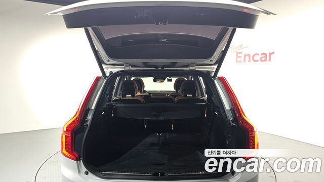 Volvo XC90 2021 — photo 20