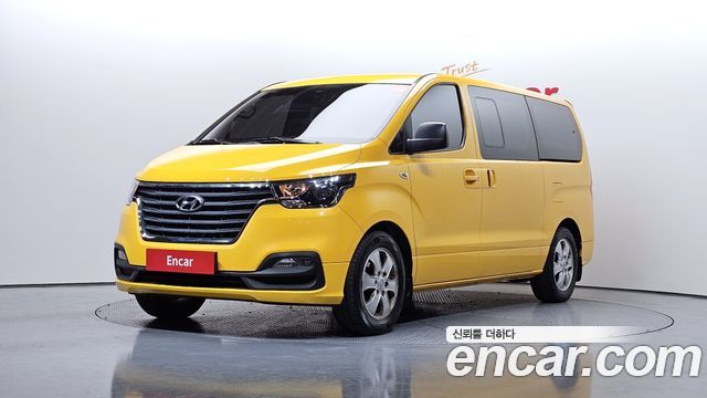 Hyundai Starex 2019 — photo 1