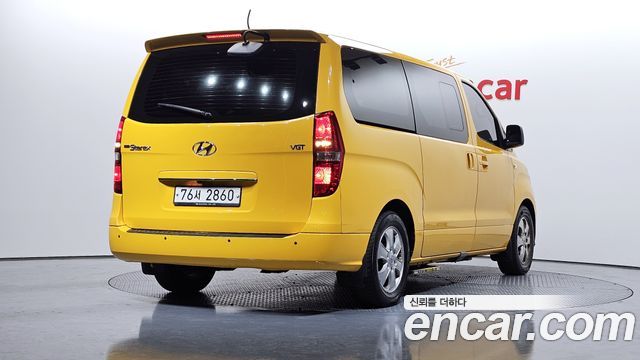 Hyundai Starex 2019 — photo 2