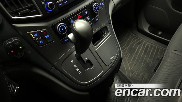 Hyundai Starex 2019 — photo 9