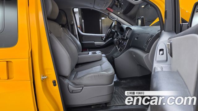 Hyundai Starex 2019 — photo 11