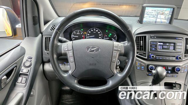 Hyundai Starex 2019 — photo 13