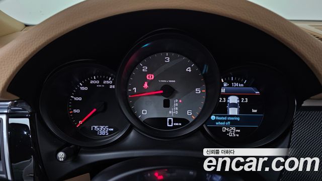 Porsche Macan 2015 — photo 8