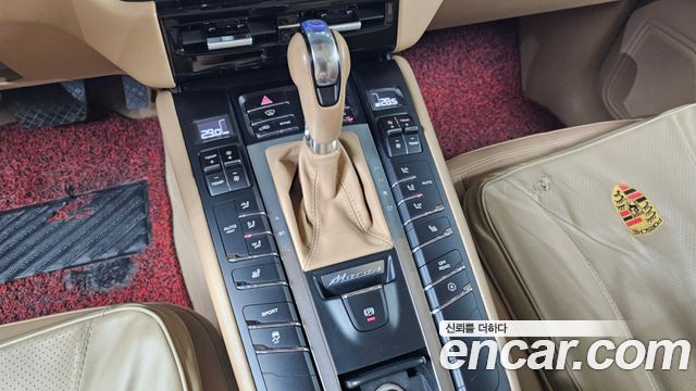 Porsche Macan 2015 — photo 9