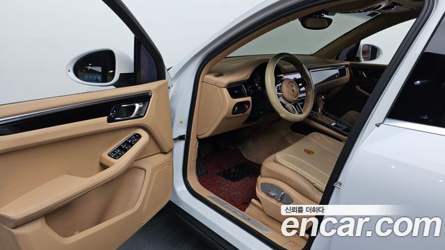 Porsche Macan 2015 — photo 10