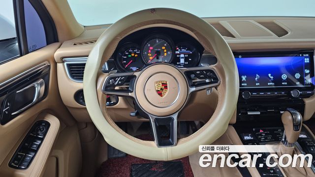 Porsche Macan 2015 — photo 13