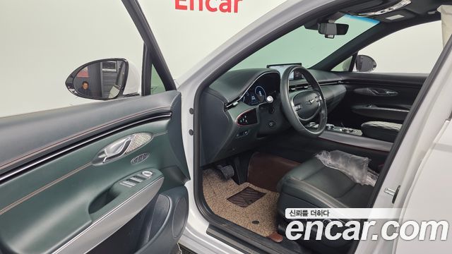 Genesis GV70 2023 — photo 10
