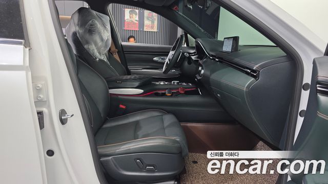 Genesis GV70 2023 — photo 11