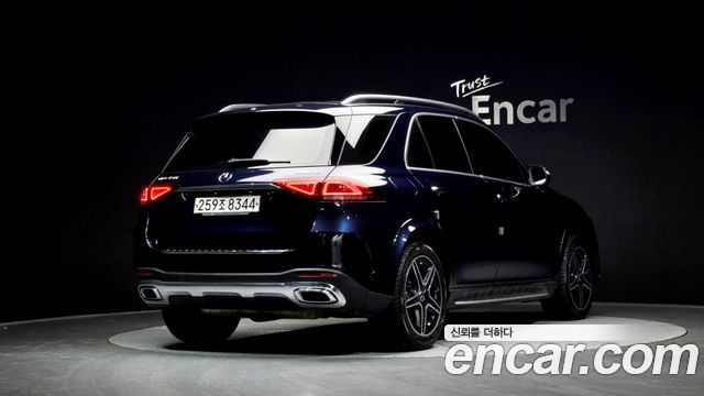 Mercedes-Benz GLE-Class 2019 — photo 2