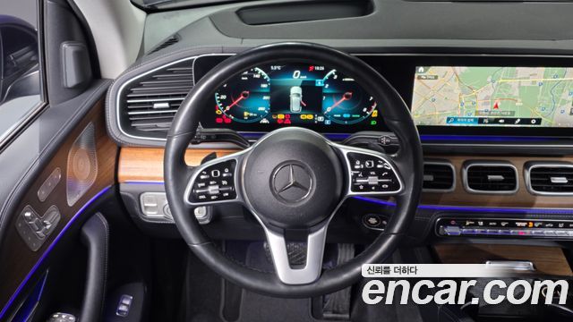 Mercedes-Benz GLE-Class 2019 — photo 13