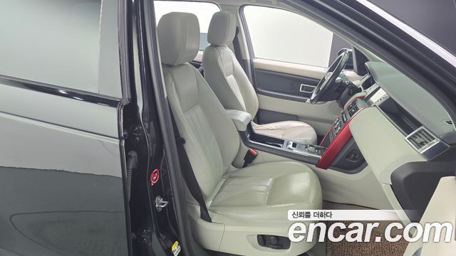 Land Rover Discovery Sport 2016 — photo 10